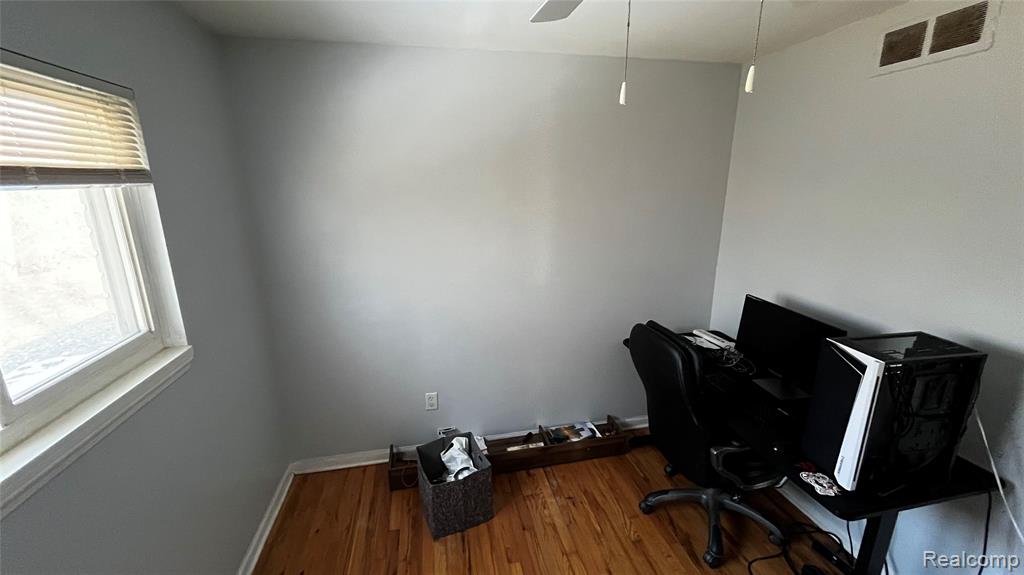 7715 Deering Street, Westland, MI — Photo 14