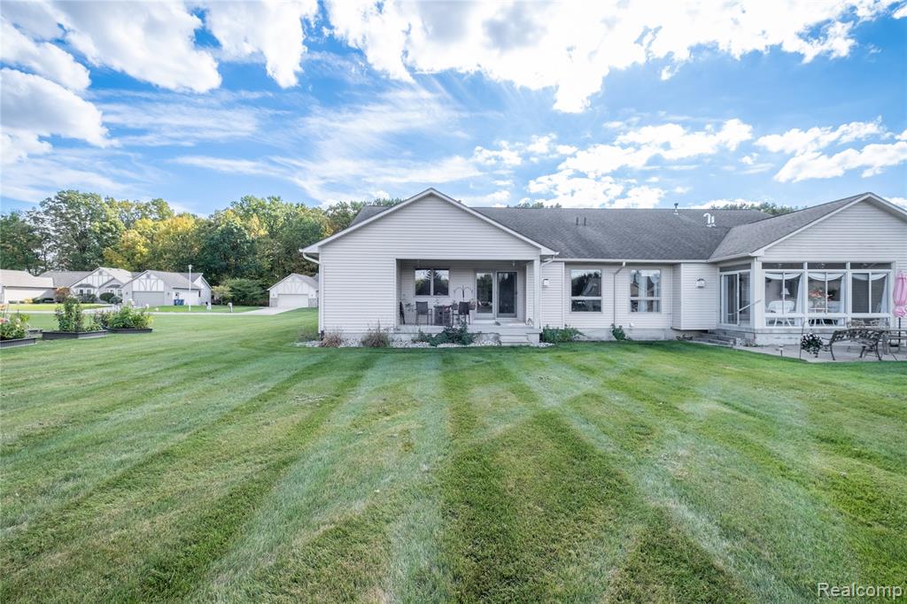 5355 Wyndemere Common Square, Swartz Creek, MI 48473 — Photo 29