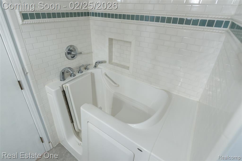 62351 Arlington Circle, 3, South Lyon, MI 48178 — Photo 18