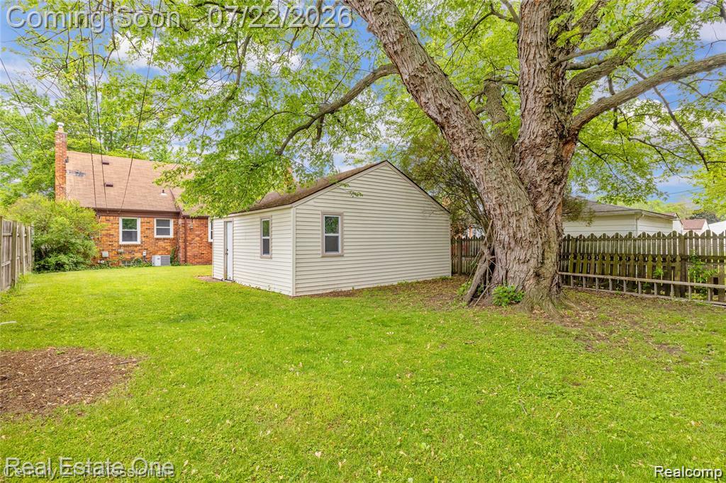 6953 N Vernon Street, Dearborn Heights, MI 48127 — Photo 3