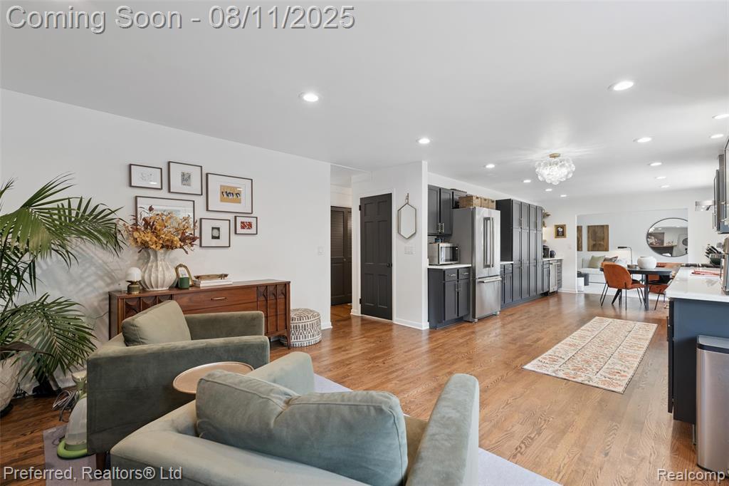 562 Burns Road, Milford, MI 48381 — Photo 12