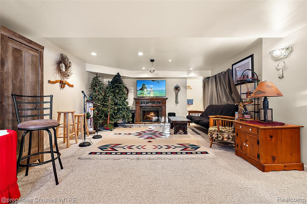 742 Feather Court, South Lyon, MI 48178 — Photo 23