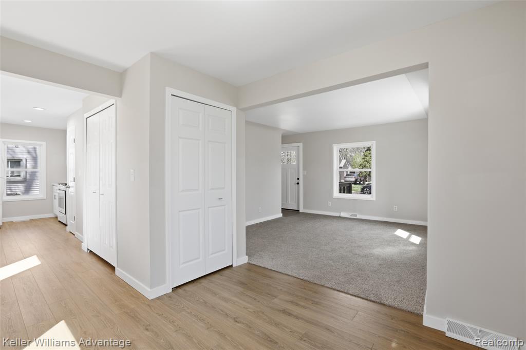 33451 Brown Street, Garden City, MI — Photo 11