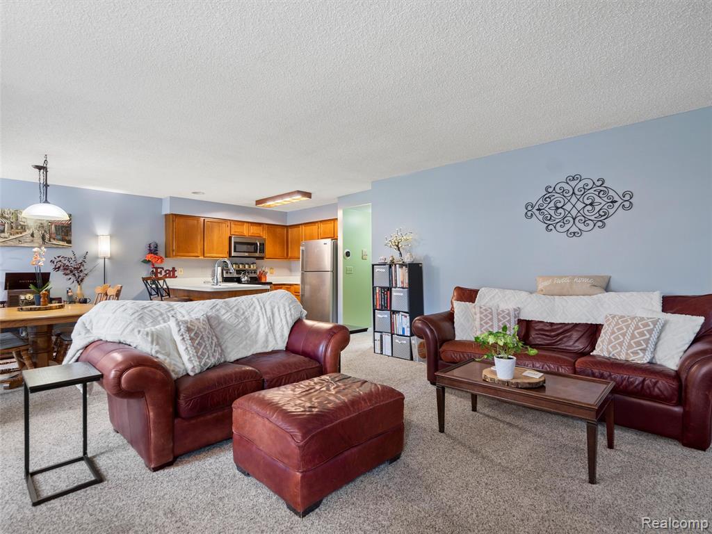 4970 Oak Hill Drive, Waterford, MI 48329 — Photo 10