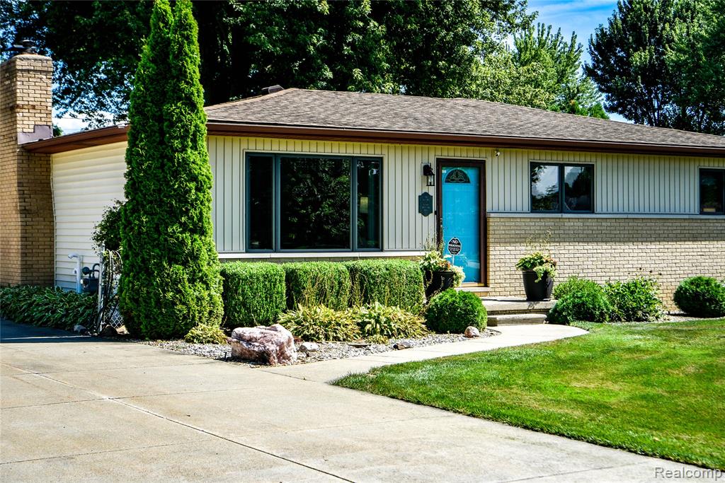 47940 Mallard Drive, Chesterfield, MI 48047 — front exterior