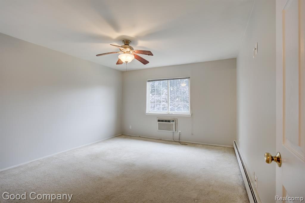2445 TORQUAY Avenue, 203, Royal Oak, MI 48073 — Photo 15