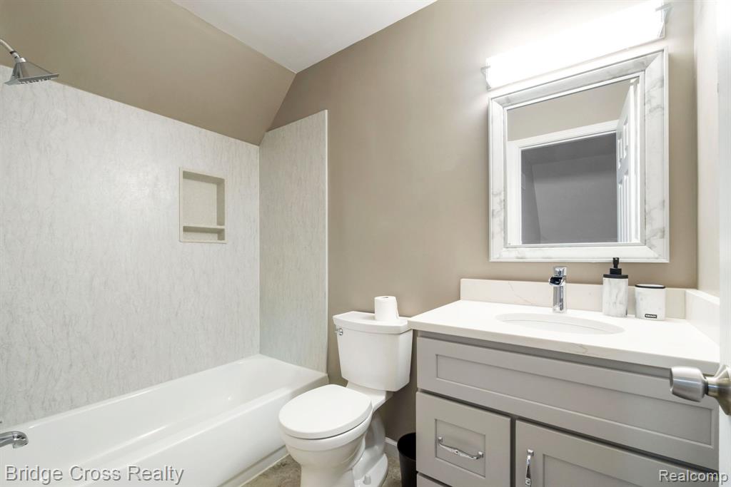 24877 Auburn Lane, Southfield, MI 48033 — Photo 23