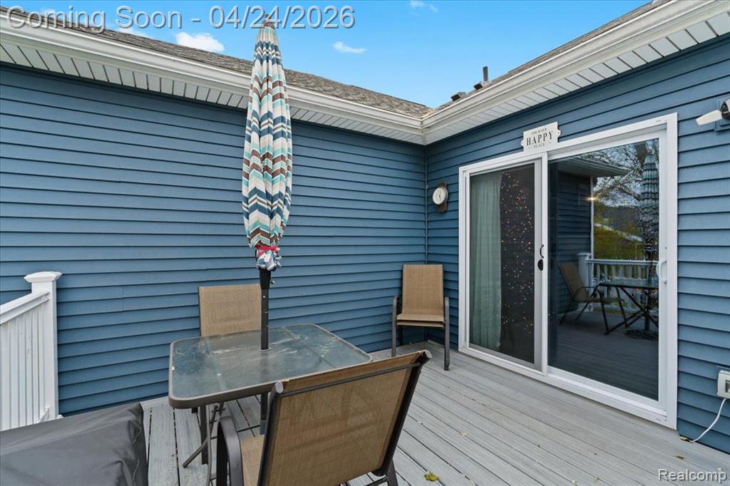 5860 Scenic Bluff Drive, Brighton, MI 48116 — Photo 33