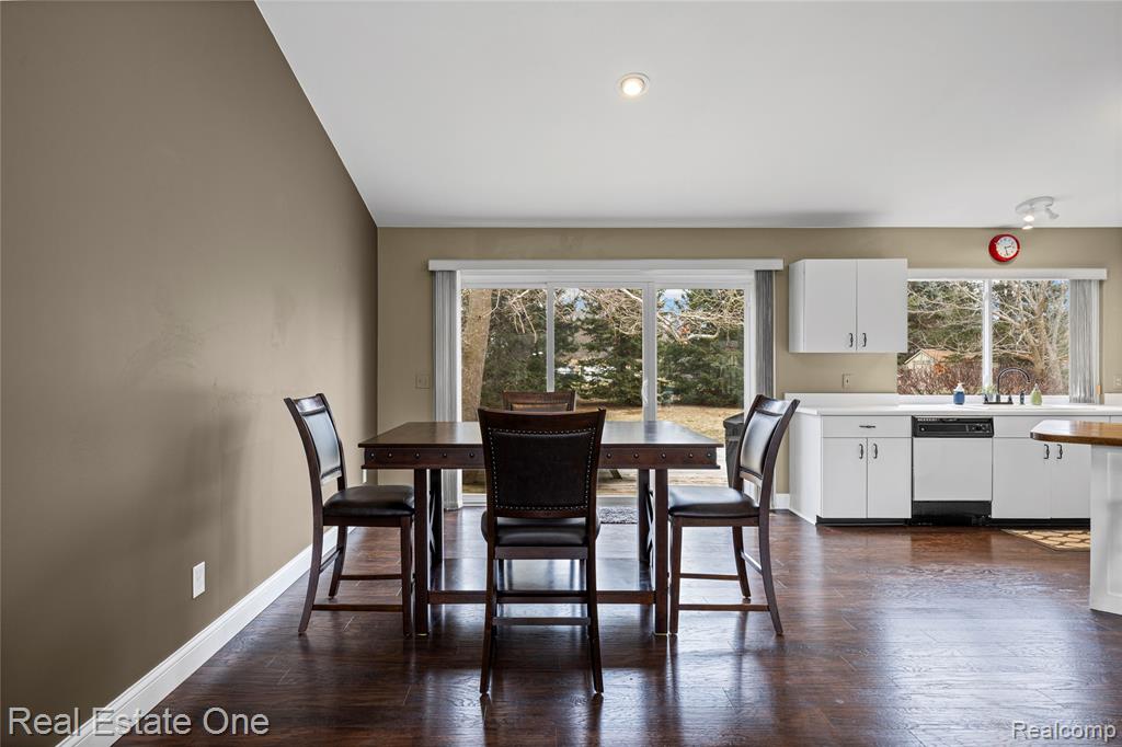 6335 Stonehearth Pass, Grand Blanc, MI 48439 — Photo 22