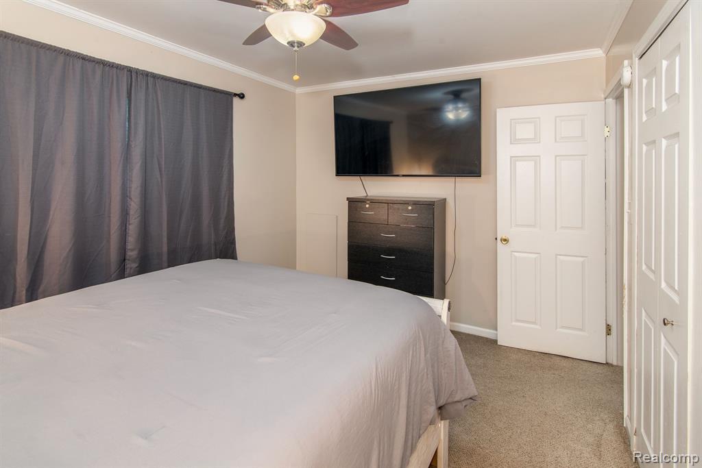 5255 OAKVIEW Drive, Swartz Creek, MI 48473 — Photo 10