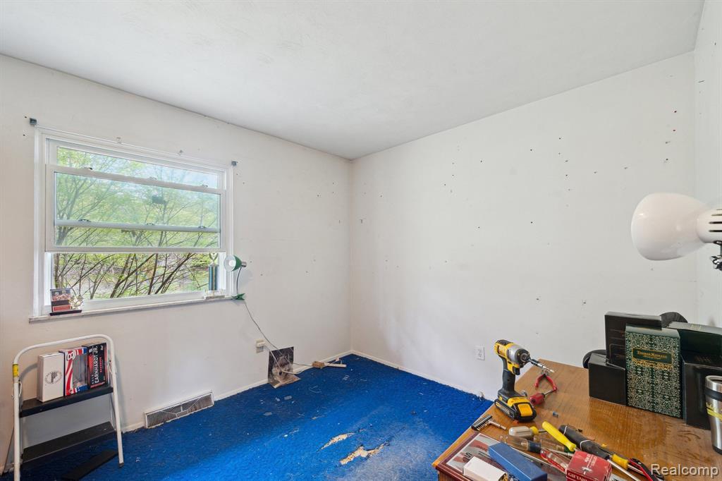 7107 E HIGHLAND Road, Howell, MI 48843 — Photo 11
