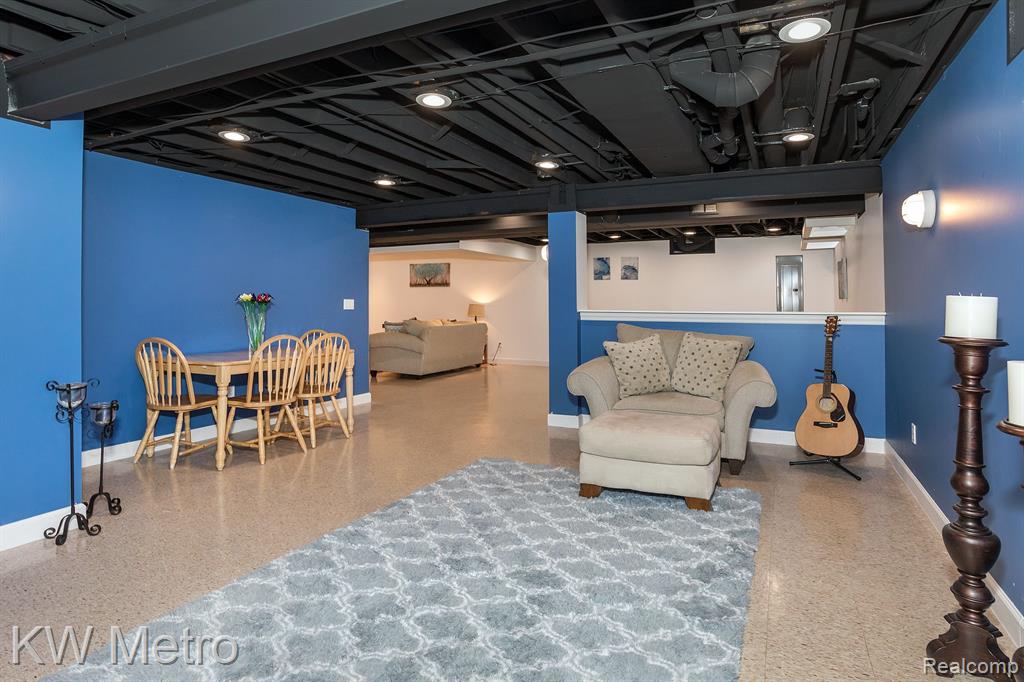 55 BOYKEN Road, Rochester Hills, MI 48307 — Photo 33
