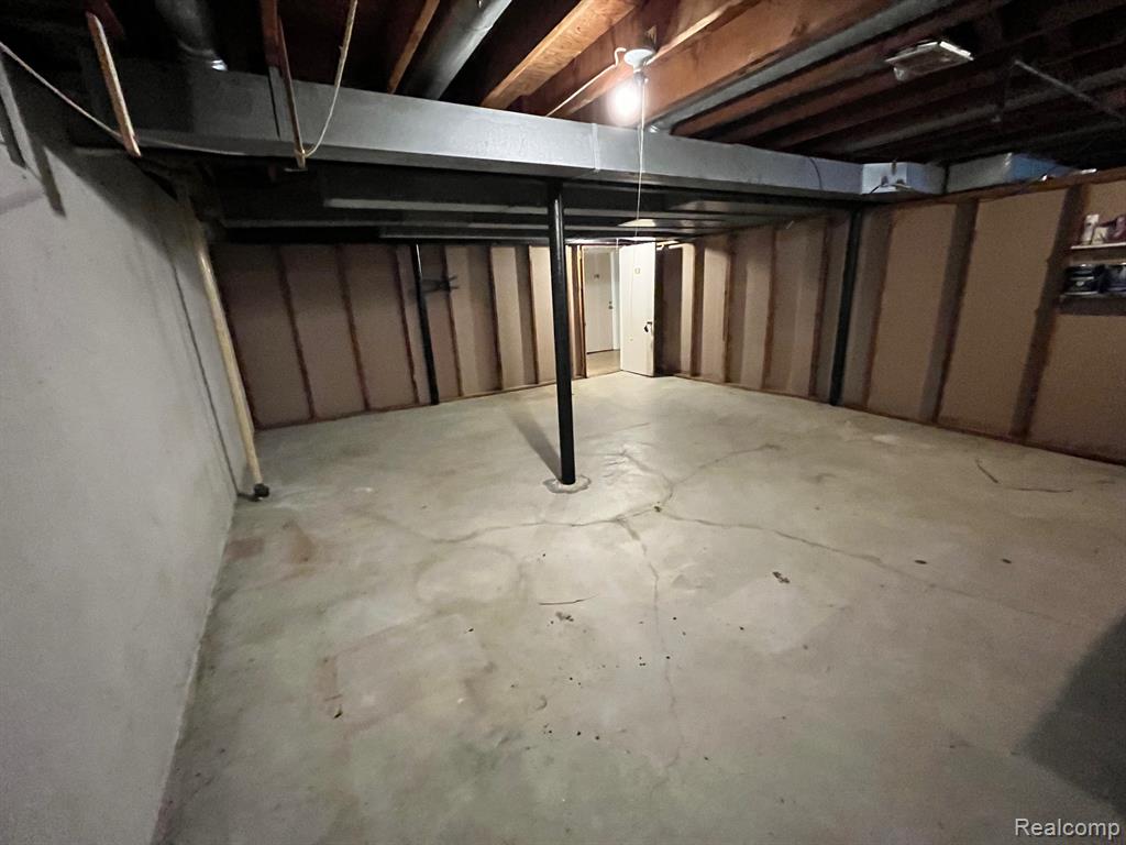 23025 Liberty Street, 13, Saint Clair Shores, MI 48080 — Photo 32