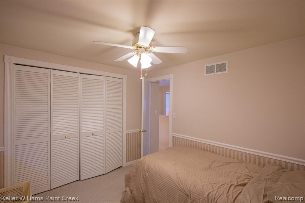 19170 Dawnshire Drive, Brownstown, MI 48193 — Photo 21