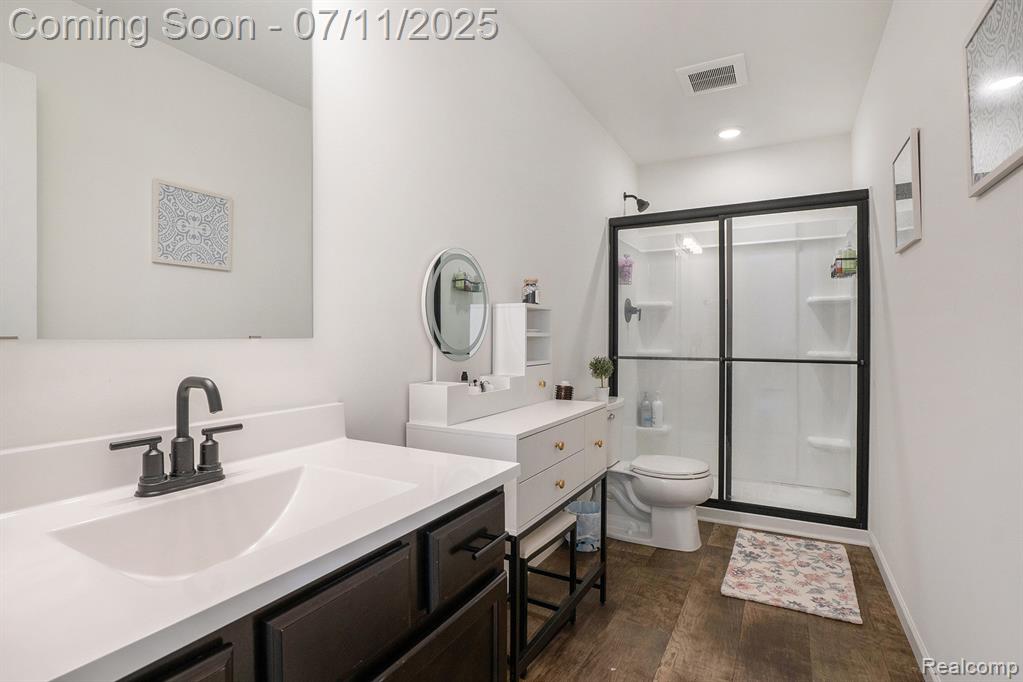 915 Village Drive, Davison, MI 48423 — Photo 13