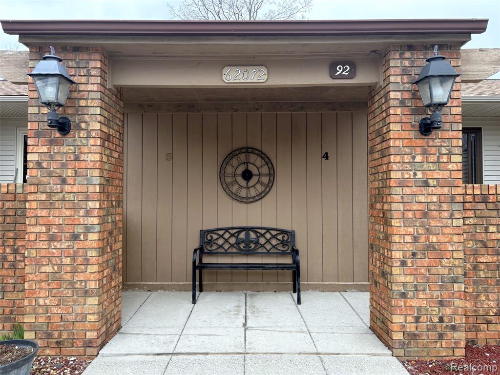 62072 Yorktown - Unit 4, South Lyon, MI 48178 — front exterior