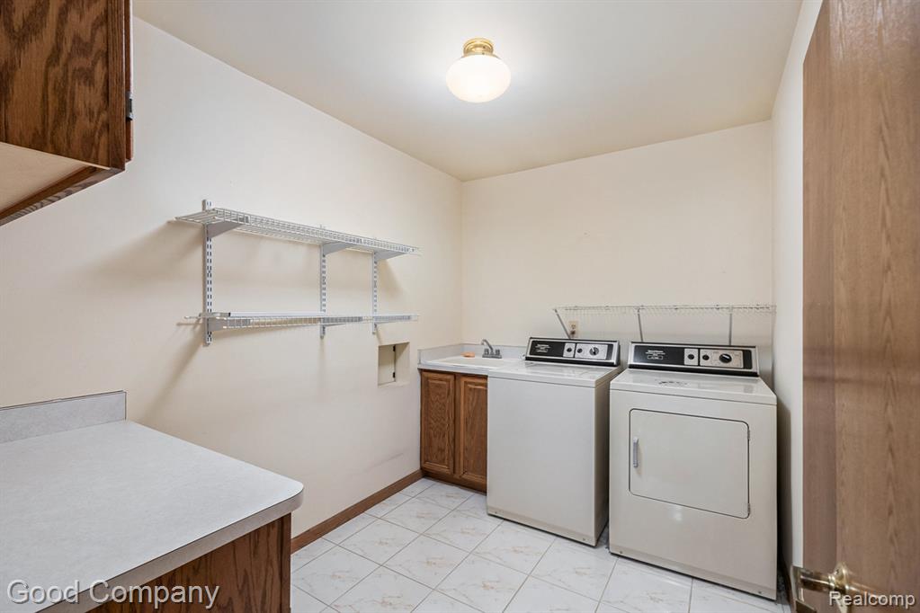 47284 Hunters Chase Drive, Macomb, MI 48042 — Photo 15