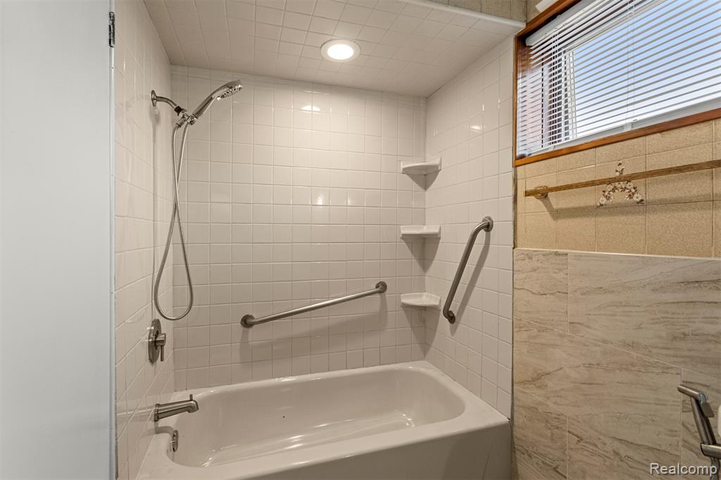 5920 Chase Road, Dearborn, MI 48126 — Photo 14