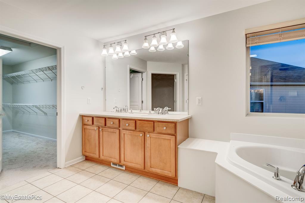 45101 BARTLETT Drive, Novi, MI — Photo 44