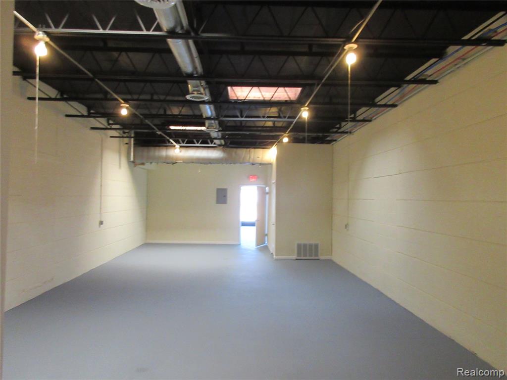 15292 E 8 MILE Road, Detroit, MI 48235 — Photo 8