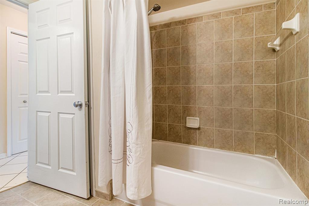 1401 ADDINGTON Lane, Ann Arbor, MI 48108 — Photo 16