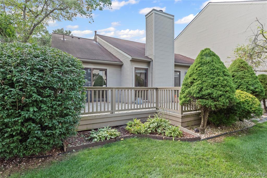 586 Ashley Circle, Rochester Hills, MI 48307 — Photo 29