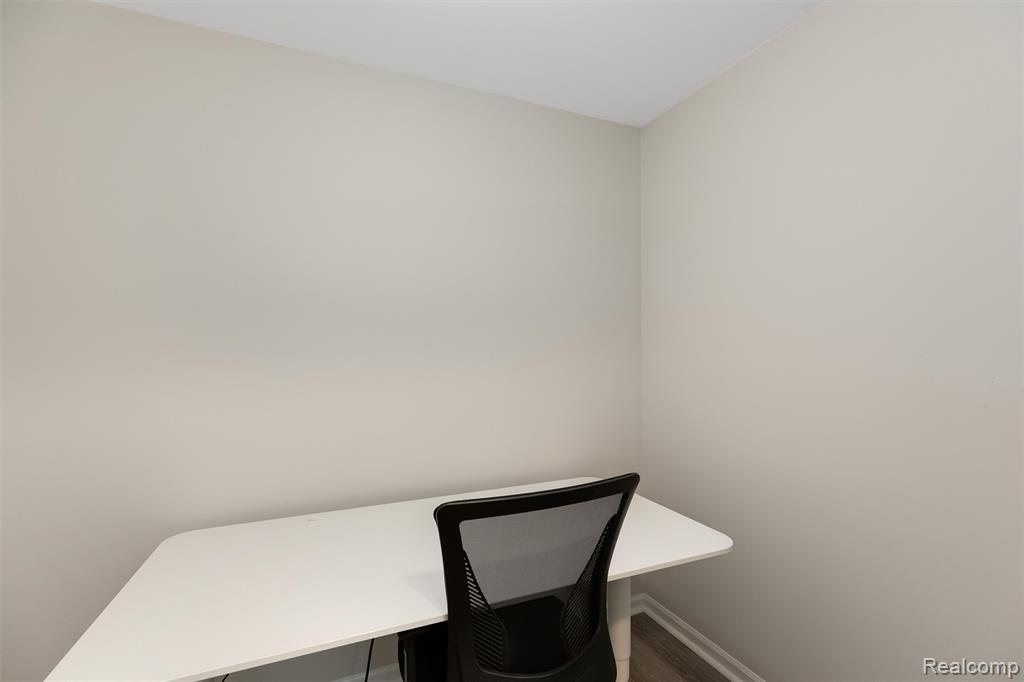 47879 Cardiff Avenue, Canton, MI 48188 — Photo 12