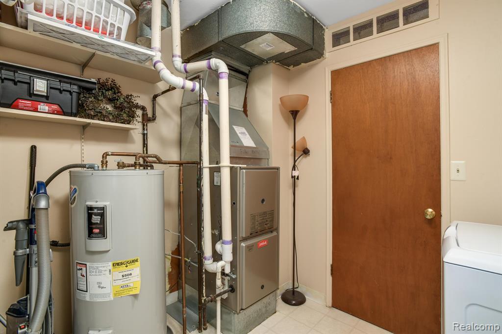 3043 Williamsburg, Ann Arbor, MI 48108 — Photo 13