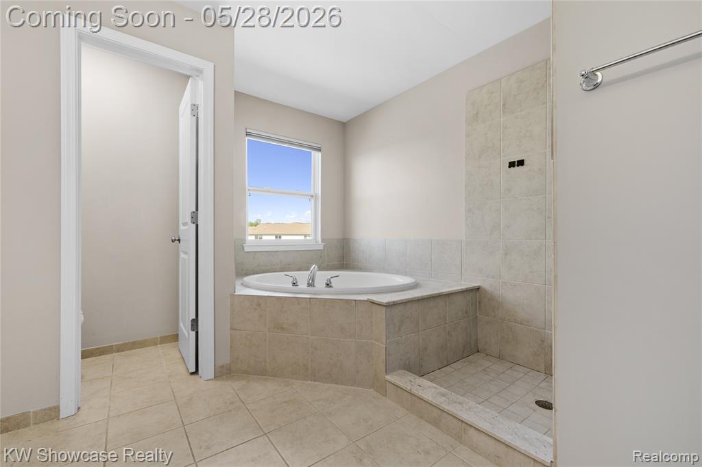 24871 Valleywood Drive, 47, South Lyon, MI 48178 — Photo 19