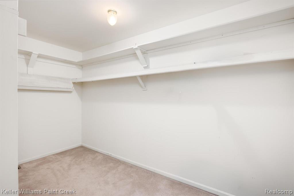 54710 Bellingham Drive, Utica, MI 48316 — Photo 35
