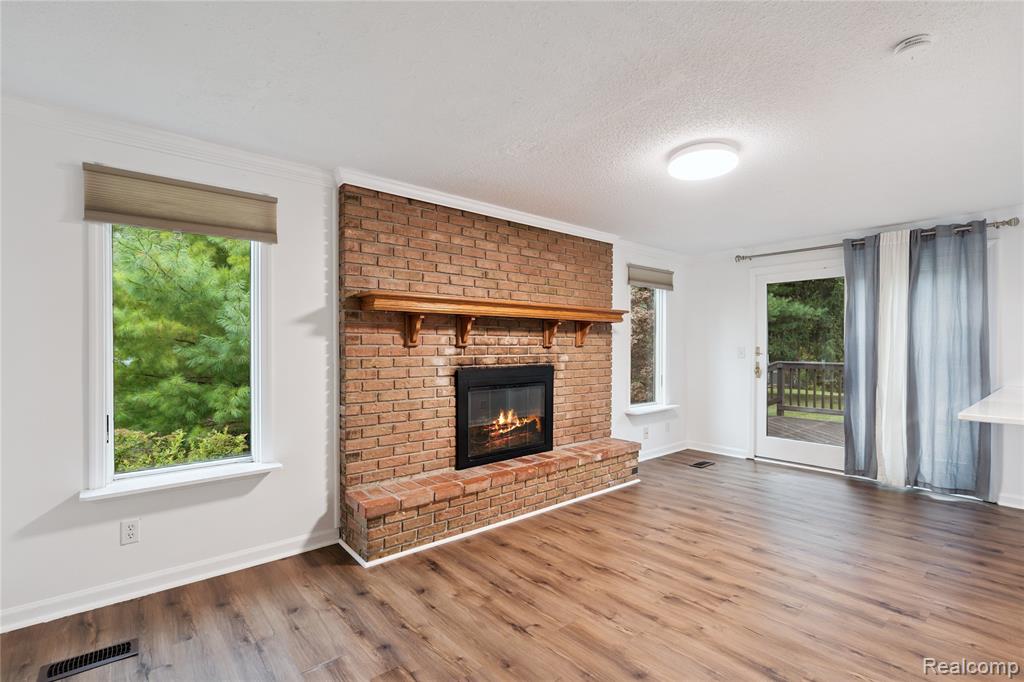 8466 Silver Lake Rd, Linden, MI 48451 — Photo 12