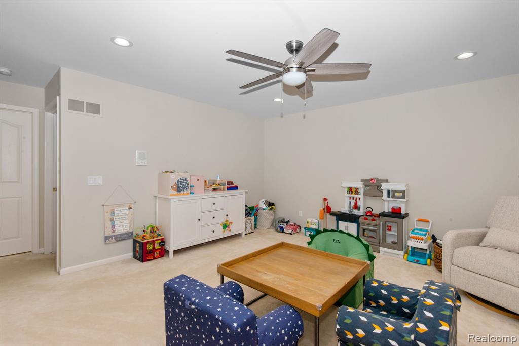 16420 Cypress, Northville, MI 48168 — Photo 29
