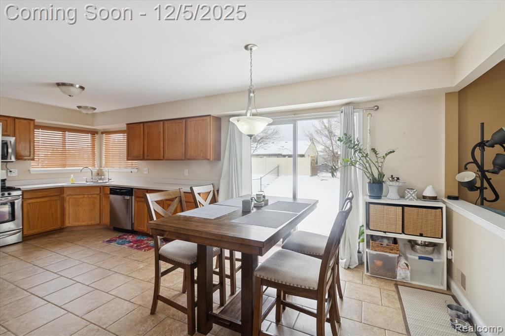 41512 Pheasant Creek Drive, Canton, MI 48188 — Photo 14