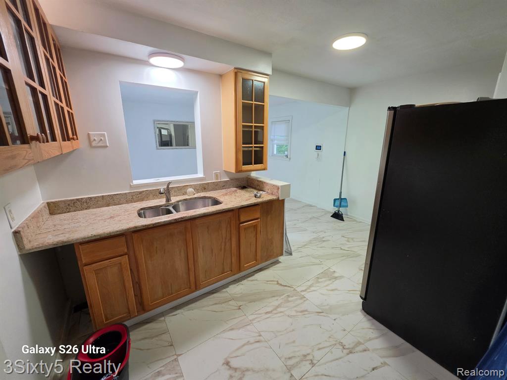 18344 Shiawassee Drive, Detroit, MI 48219 — Photo 3