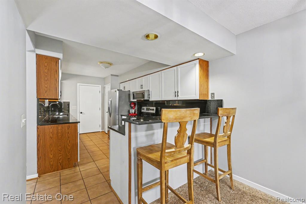 6892 Northcrest Way E, Clarkston, MI — Photo 6