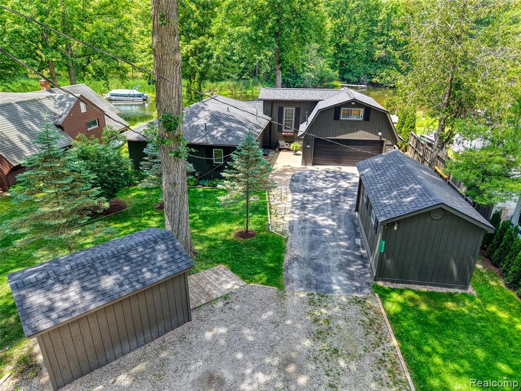 6415 Riverdale Road, Whitmore Lake, MI 48189 — Photo 2