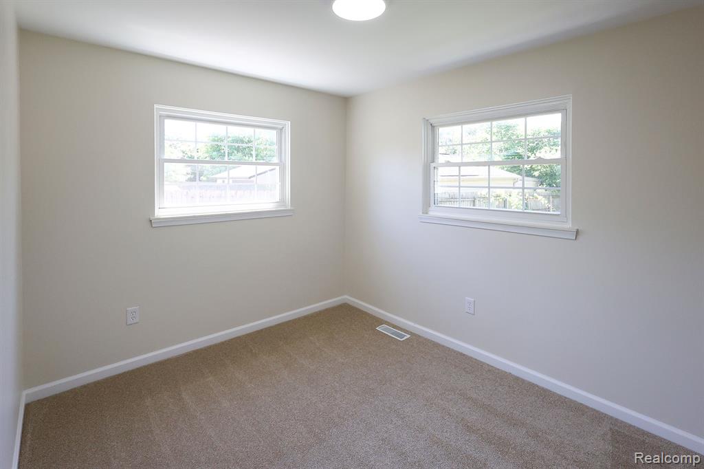 9858 FAIRBANKS Street, Van Buren, MI 48111 — Photo 22