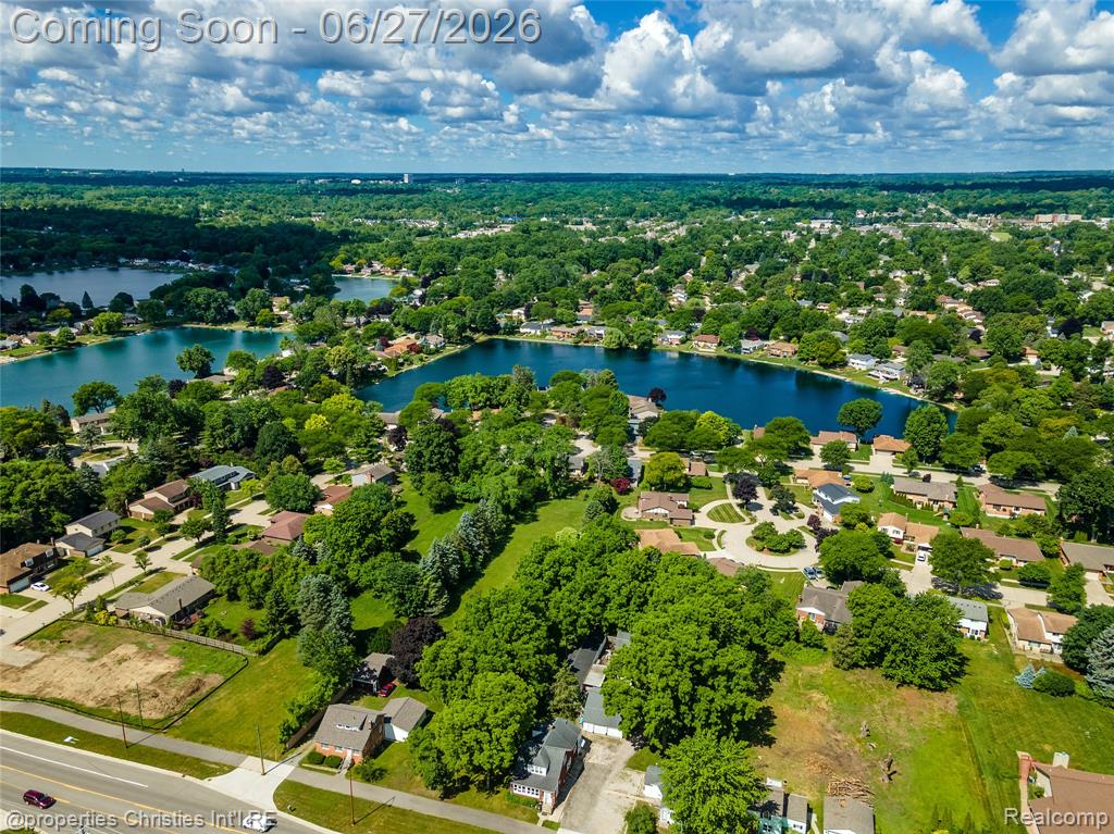 6805 Emerald Shores Drive, Troy, MI 48085 — Photo 49