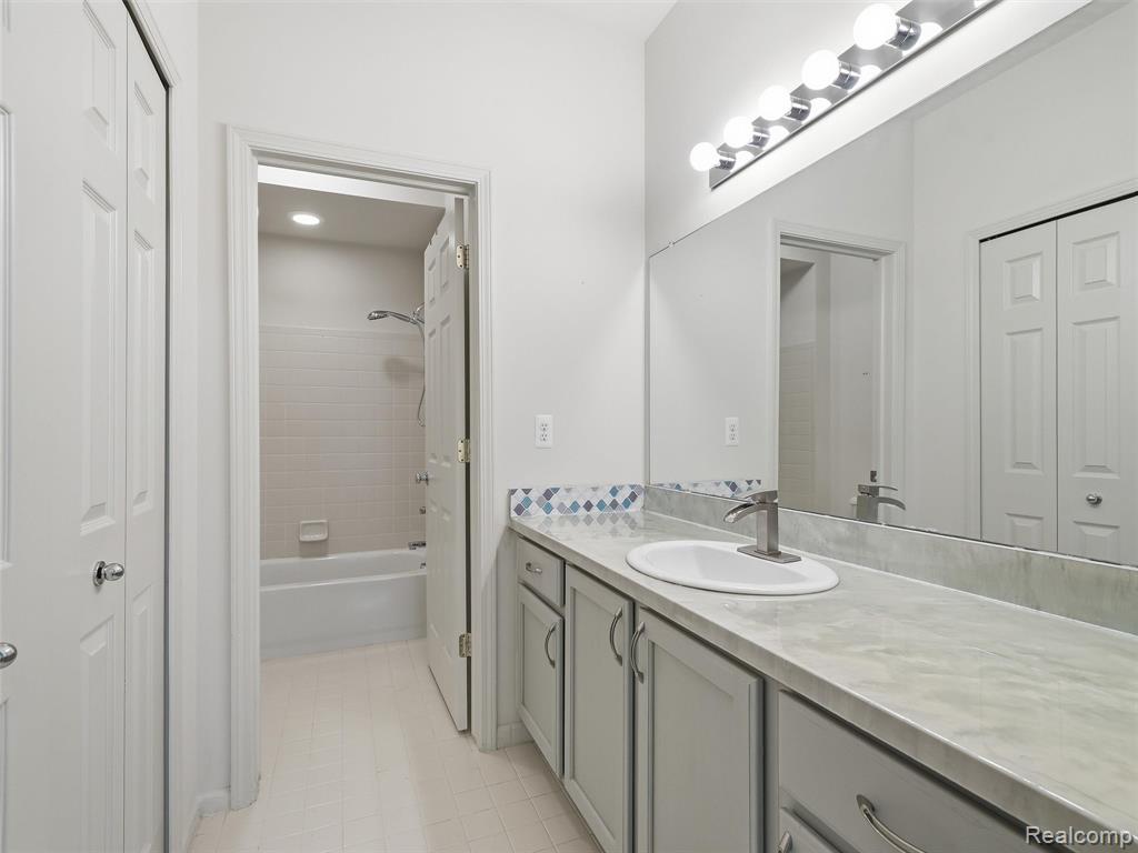 25758 S Maritime Circle S, Harrison Township, MI — Photo 16