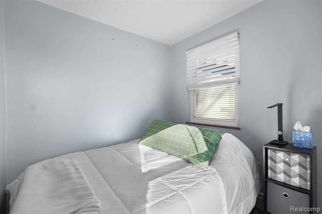 47978 Jefferson Avenue, Chesterfield, MI 48047 — Photo 22