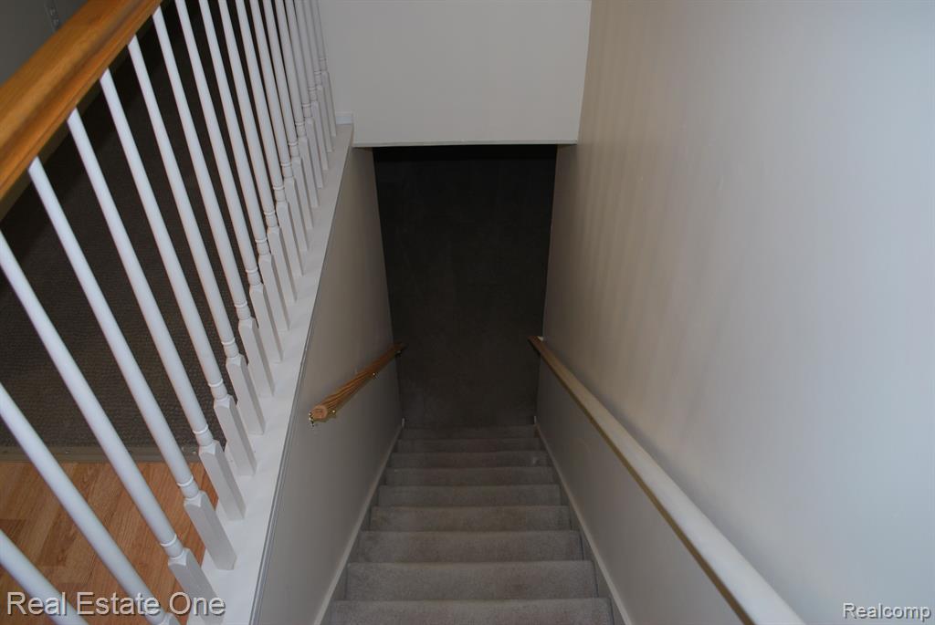 697 RAVENCREST Lane, 5, Westland, MI — Photo 27