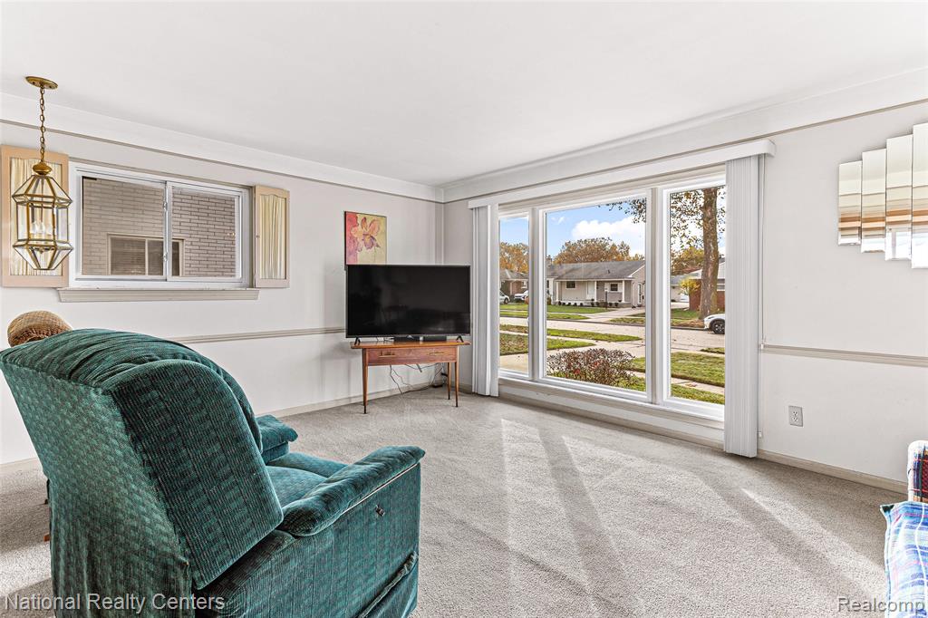 6104 Ardmore Park Circle, Dearborn Heights, MI 48127 — Photo 7