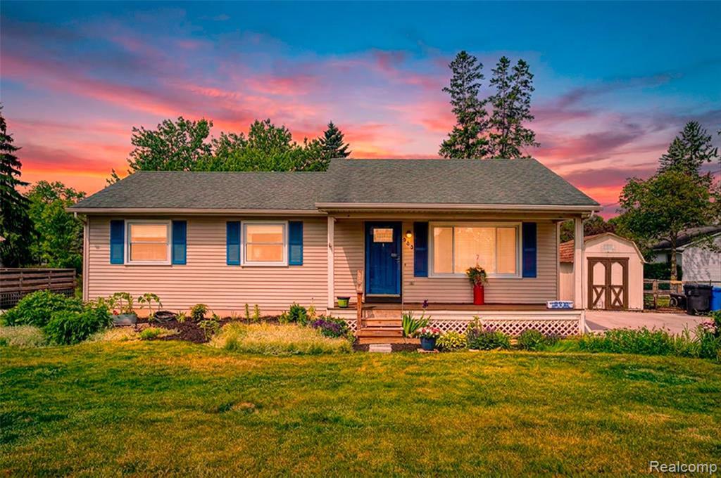 903 Jones Street, Howell, MI 48843 — front exterior