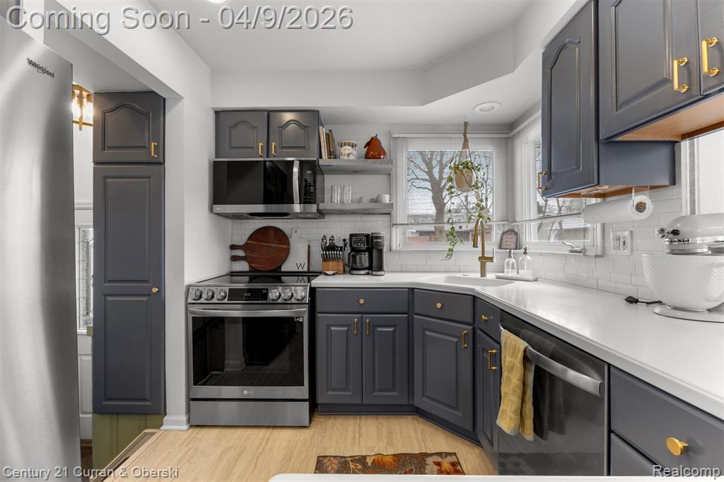 401 Walnut Avenue, Royal Oak, MI 48073 — Photo 16