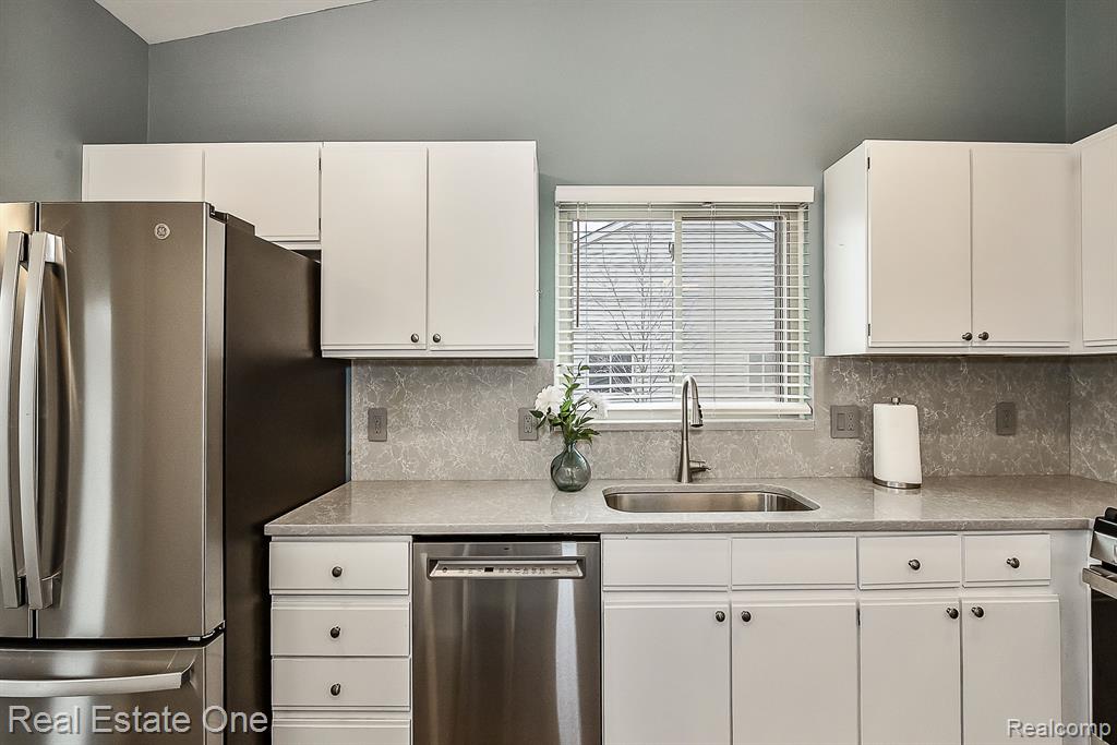 61960 ARLINGTON Circle, 1, South Lyon, MI 48178 — Photo 5