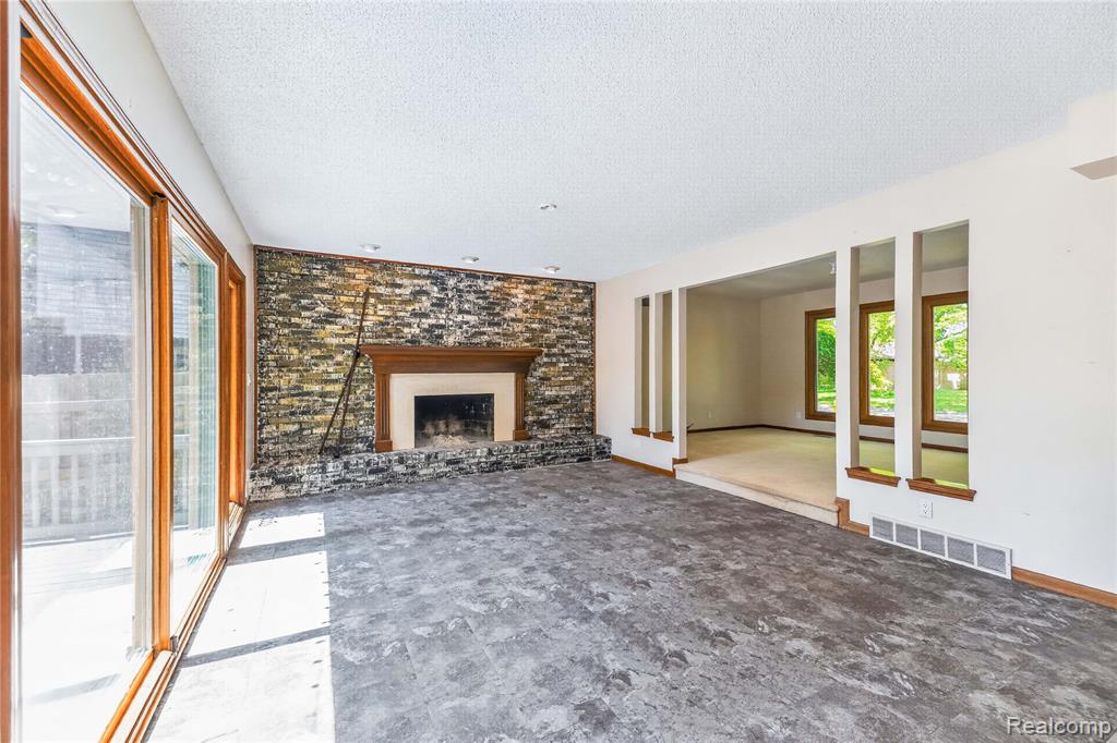 8027 Berkshire Drive, Grosse Ile, MI 48138 — Photo 11