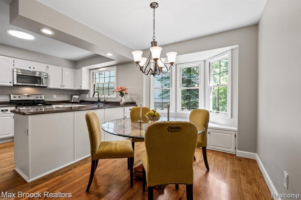6082 N Shore Drive, West Bloomfield, MI 48324 — Photo 13
