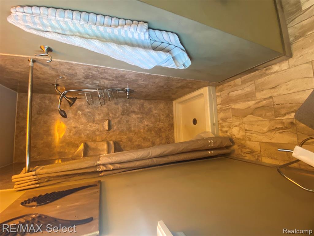 5057 Sandalwood Drive, Grand Blanc, MI 48439 — Photo 19