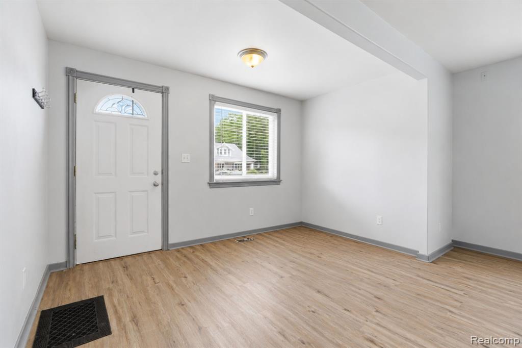 12463 W Lennon Road, Lennon Vlg, MI 48449 — Photo 14