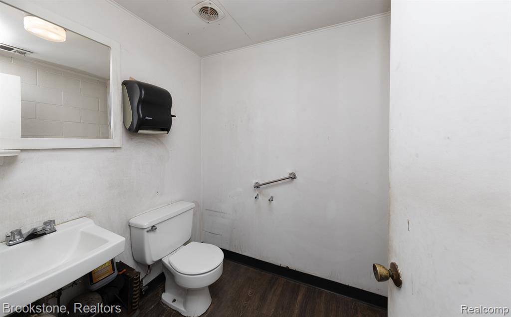 700 CESAR E CHAVEZ Avenue, Pontiac, MI 48340 — Photo 15